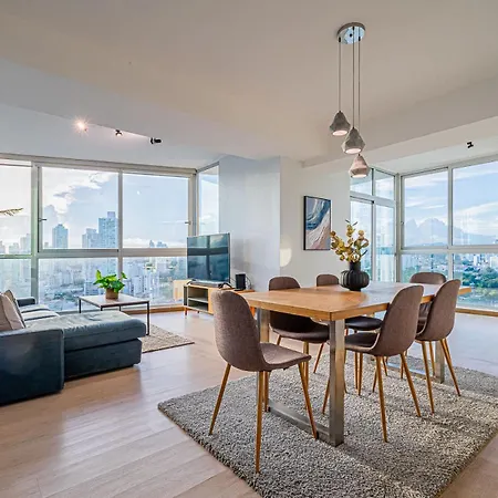Prestigious 2Br With Perfect Balcony View Apartment